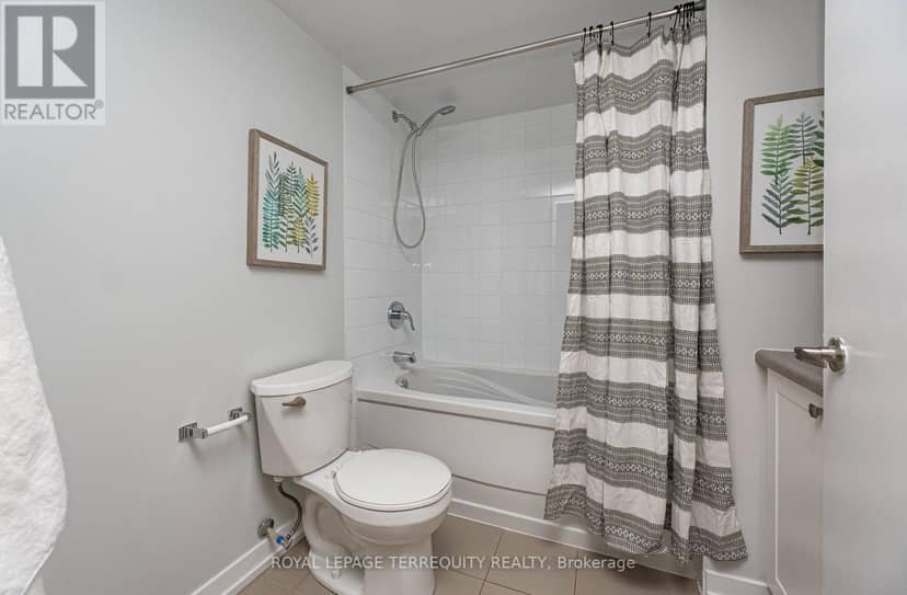 320 - 816 Lansdowne Avenue — photo 15 of 29
