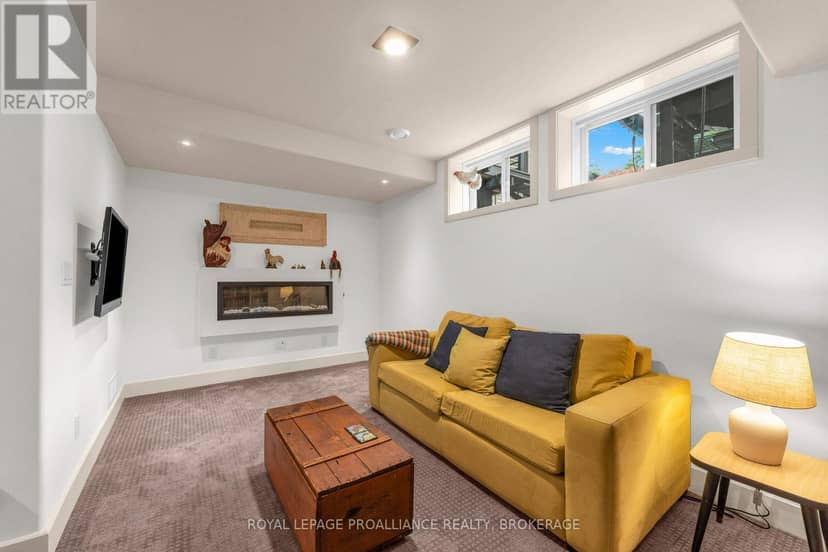 12 Drummond Street — photo 22 of 37