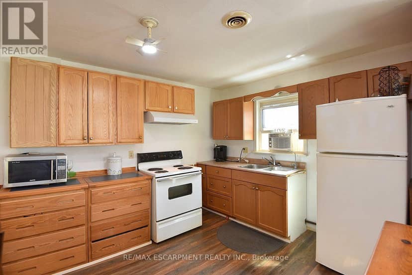 8 Chestnut Street, Norfolk, photo 8