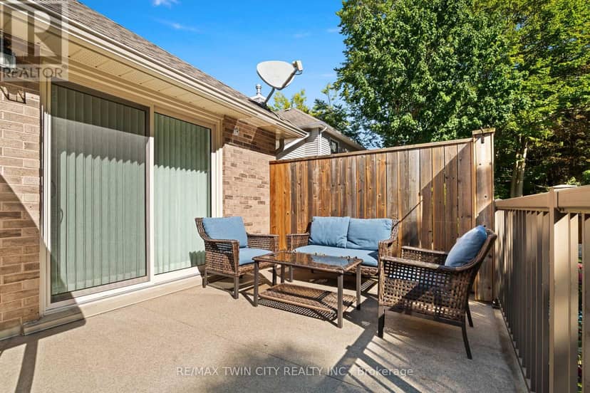 648 Bayhampton Crescent — photo 40 of 40