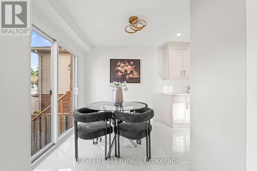 25 Bush Clover Crescent — photo 9 of 30