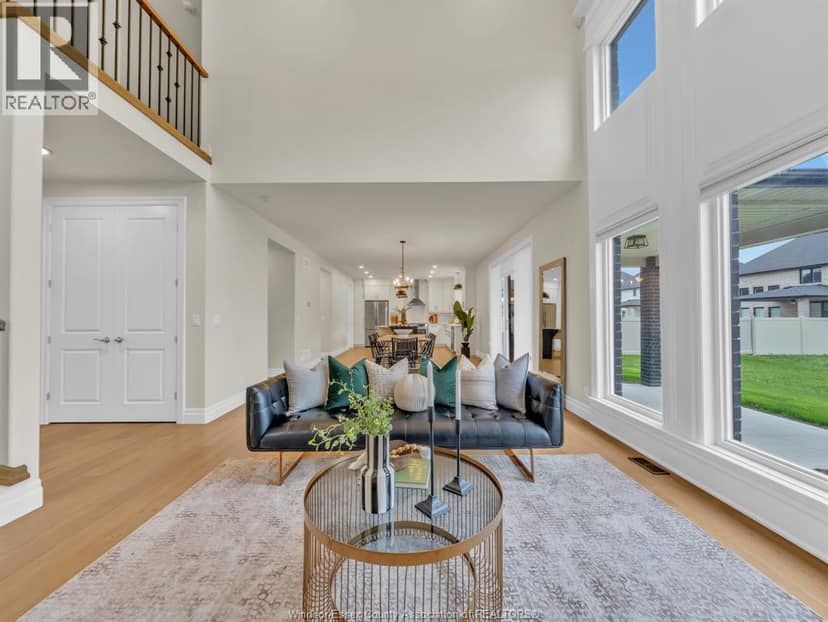 569 Holburn — photo 18 of 40
