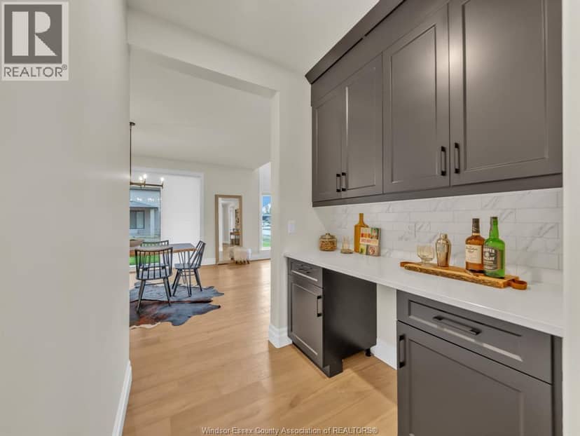 569 Holburn — photo 23 of 40