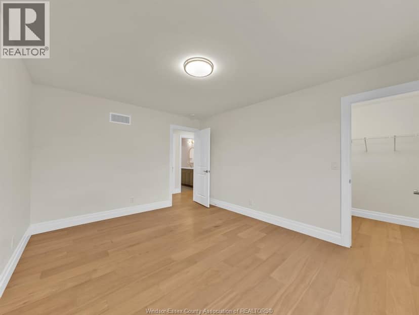 569 Holburn — photo 39 of 40