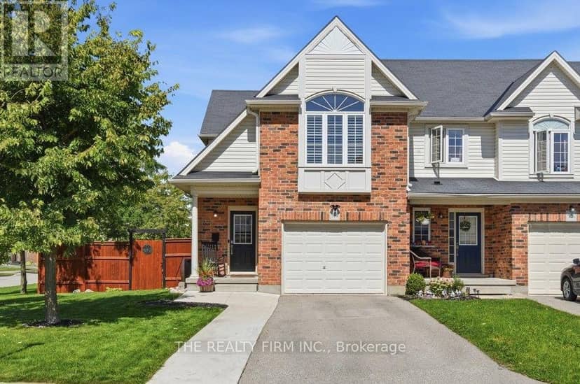 914 Silverfox Crescent — photo 1 of 40