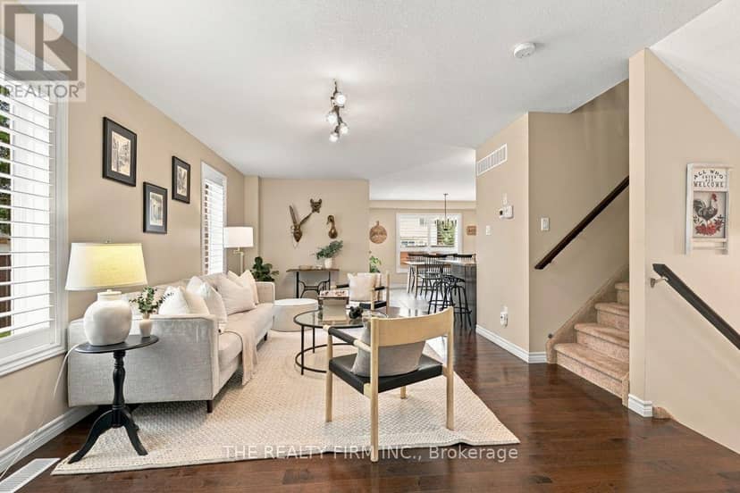 914 Silverfox Crescent — photo 10 of 40