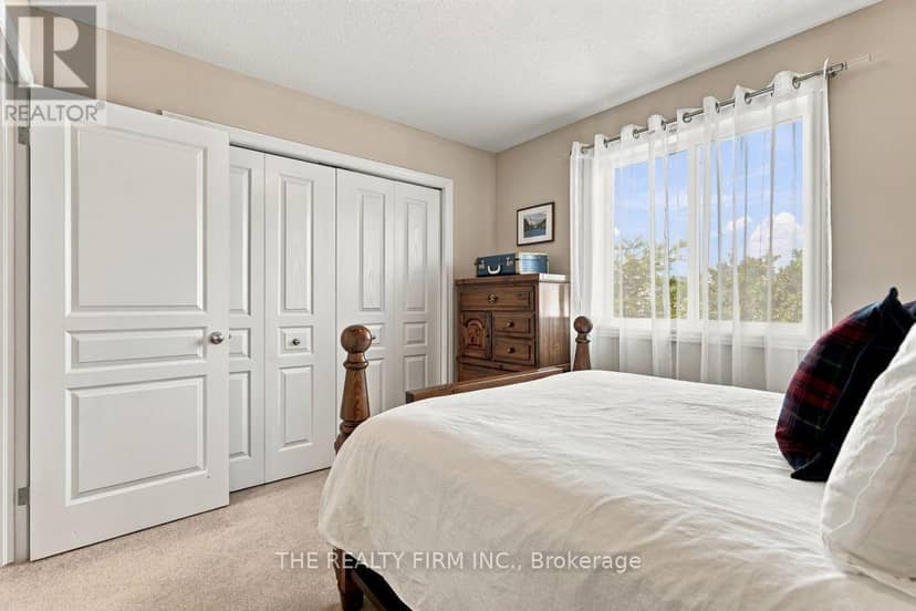 914 Silverfox Crescent — photo 29 of 40