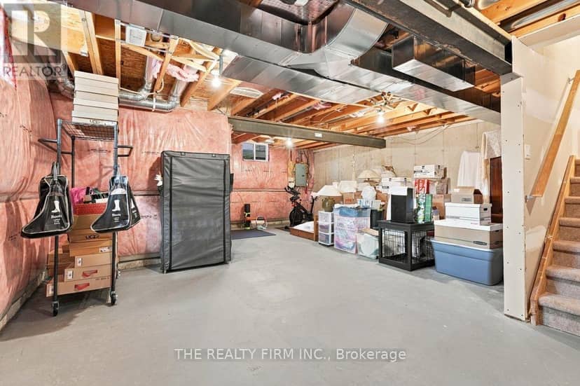 914 Silverfox Crescent — photo 32 of 40