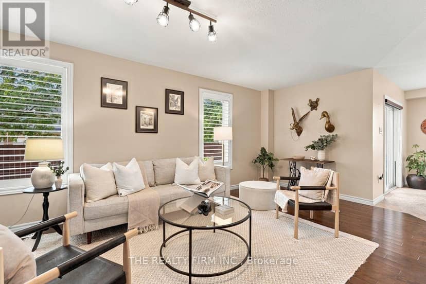 914 Silverfox Crescent — photo 9 of 40