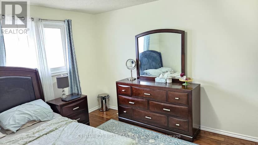 45 Locust Crescent — photo 14 of 27