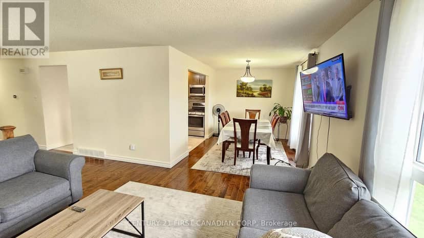 45 Locust Crescent — photo 7 of 27