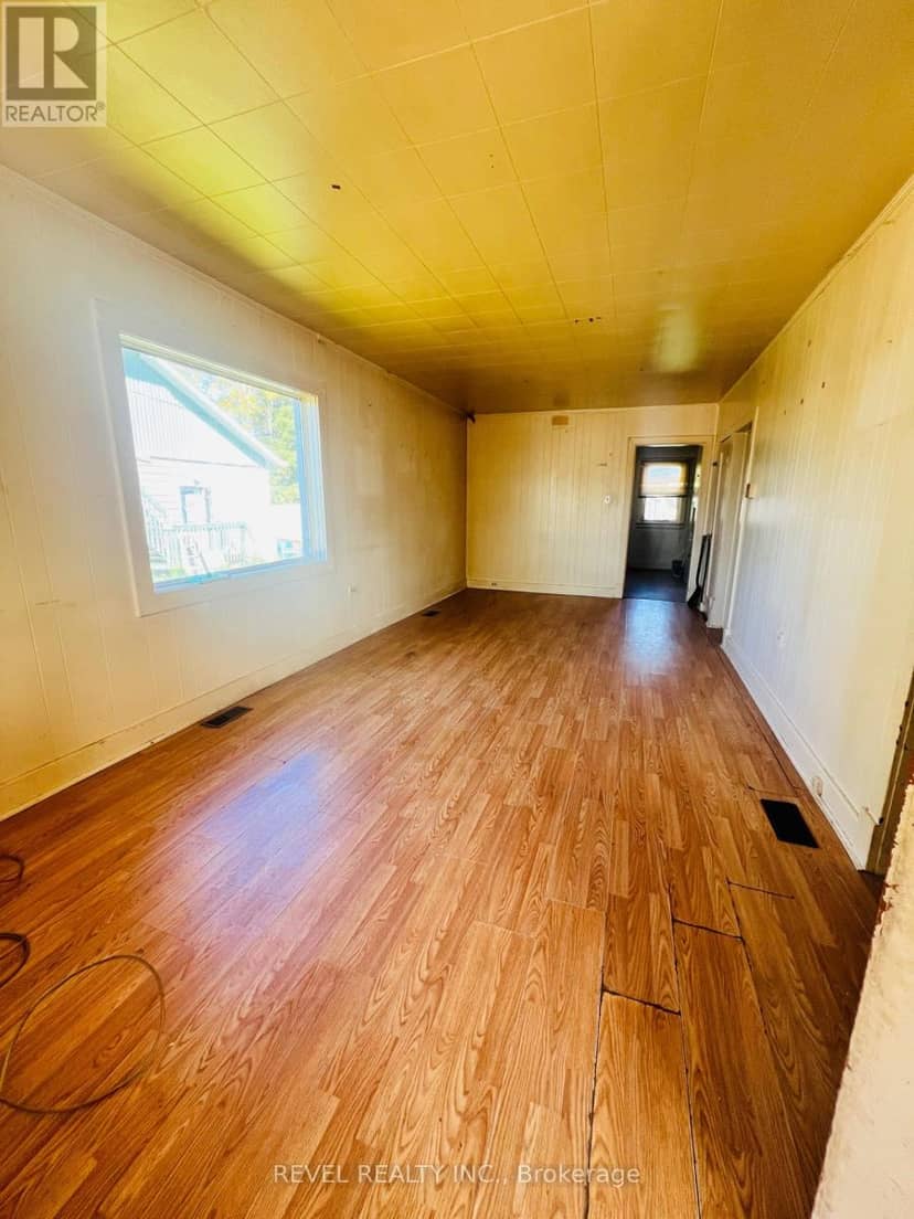 224 Main Street, Smooth Rock Falls, photo 3