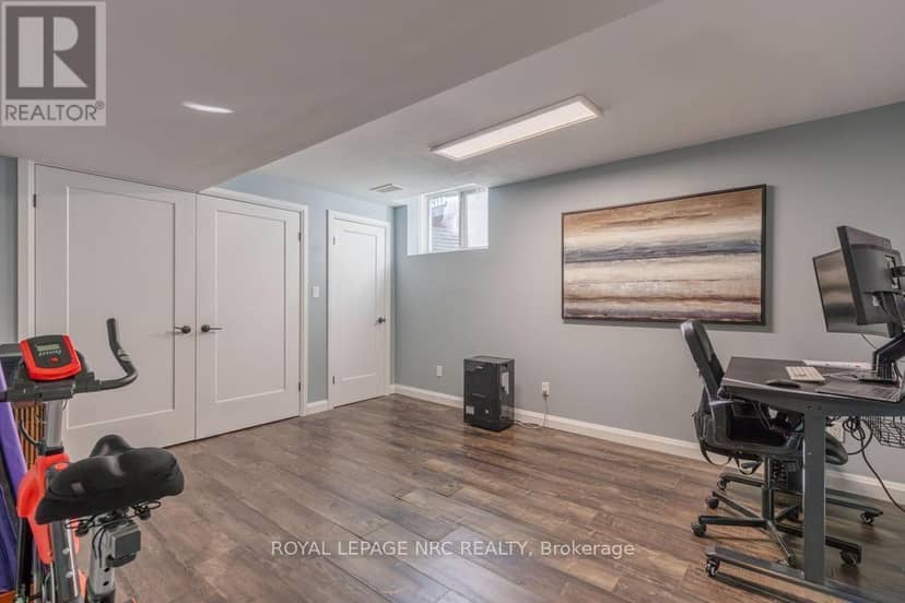 4050 Bush Crescent — photo 31 of 40