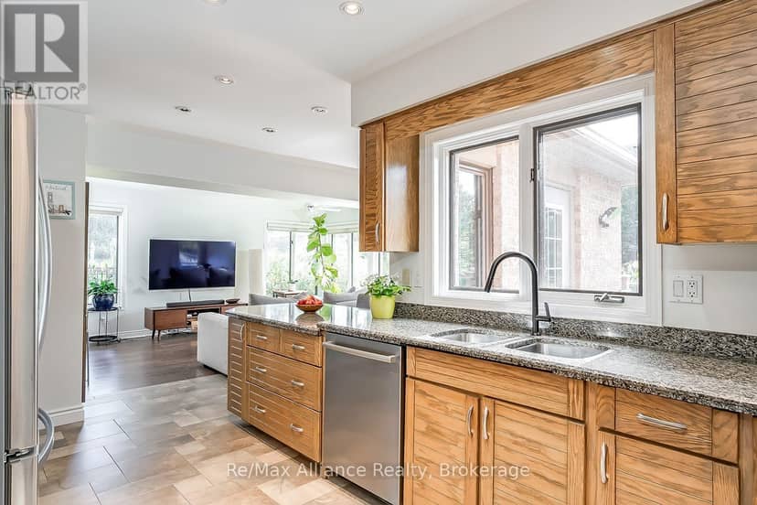 31 Meander Close — photo 11 of 40