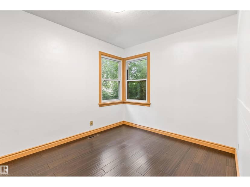 11230 75 AV NW — photo 14 of 40