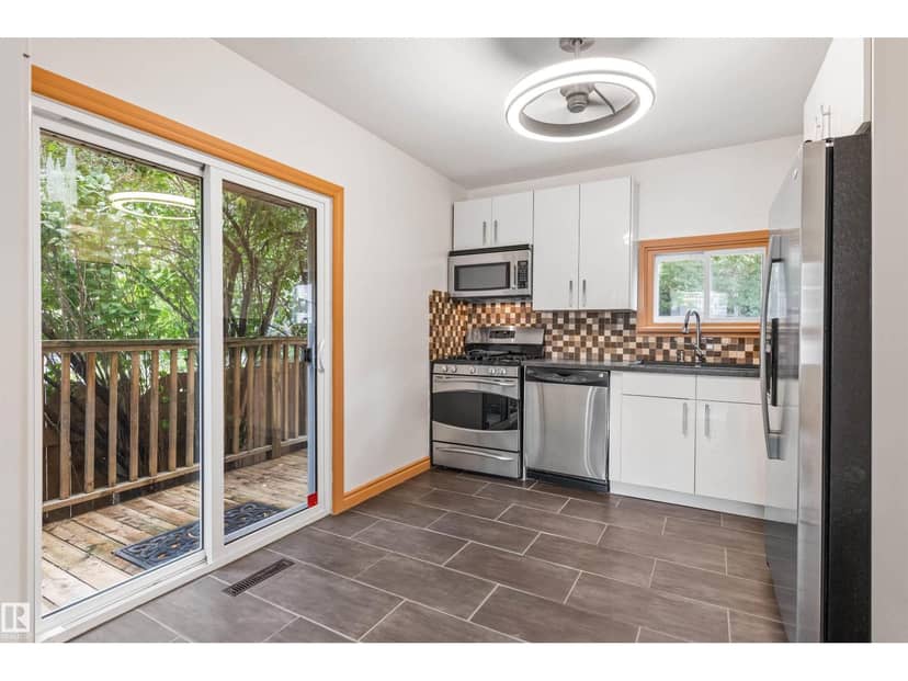 11230 75 AV NW — photo 13 of 40
