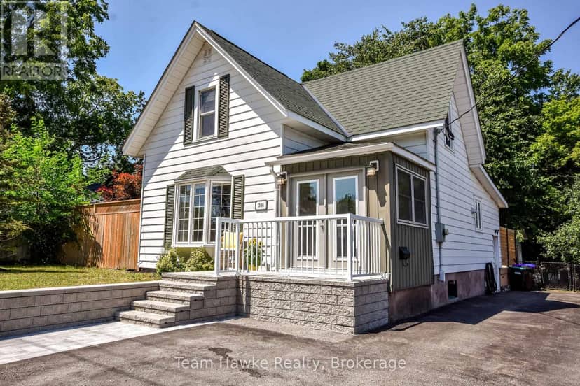 346 Yonge Street — photo 1 of 40