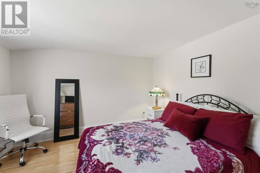 13 Maiden Lane — photo 31 of 40