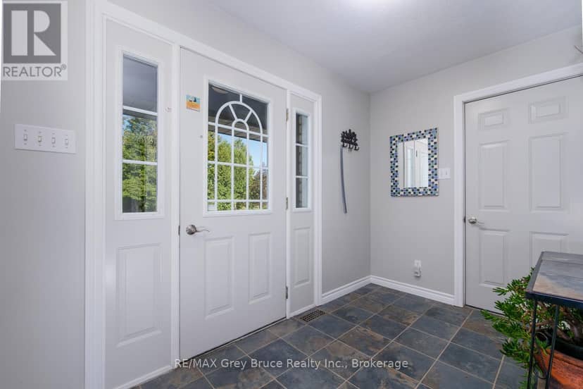 135 North Diagonal, South Bruce Peninsula, photo 4