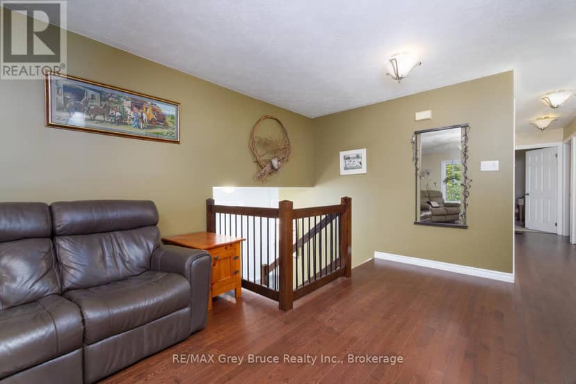 135 North Diagonal, South Bruce Peninsula, photo 6