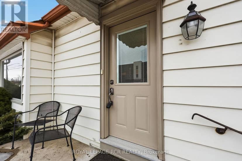 65 Donald Street, Barrie, photo 3