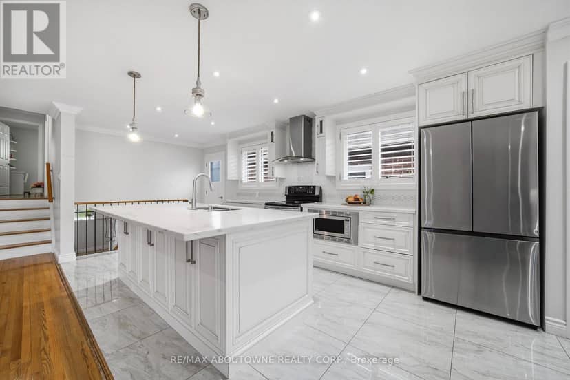 6346 Neuchatel Road — photo 3 of 33