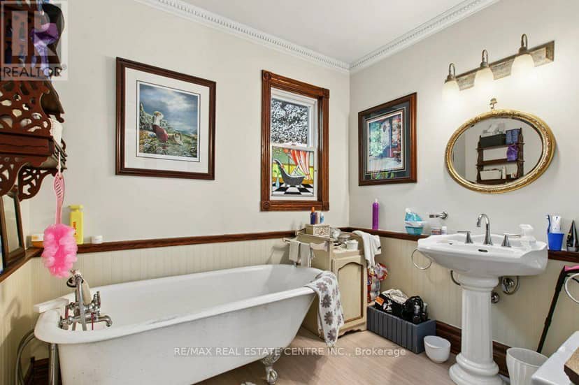 15 Norton Crescent — photo 15 of 32