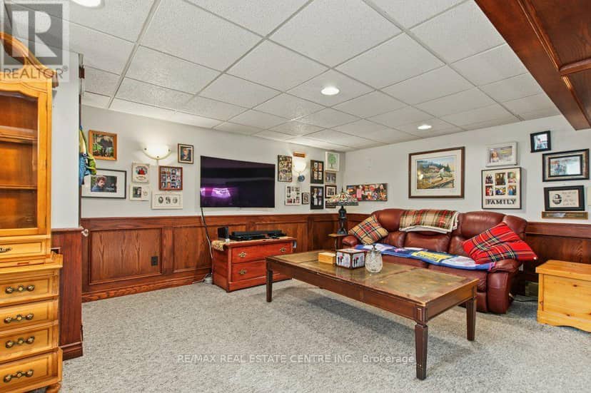 15 Norton Crescent — photo 20 of 32