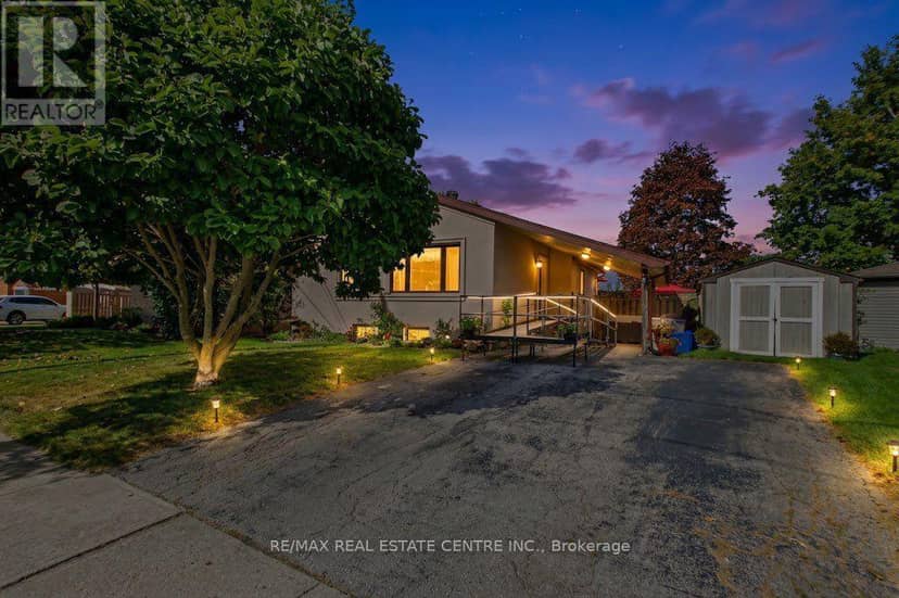 15 Norton Crescent — photo 32 of 32