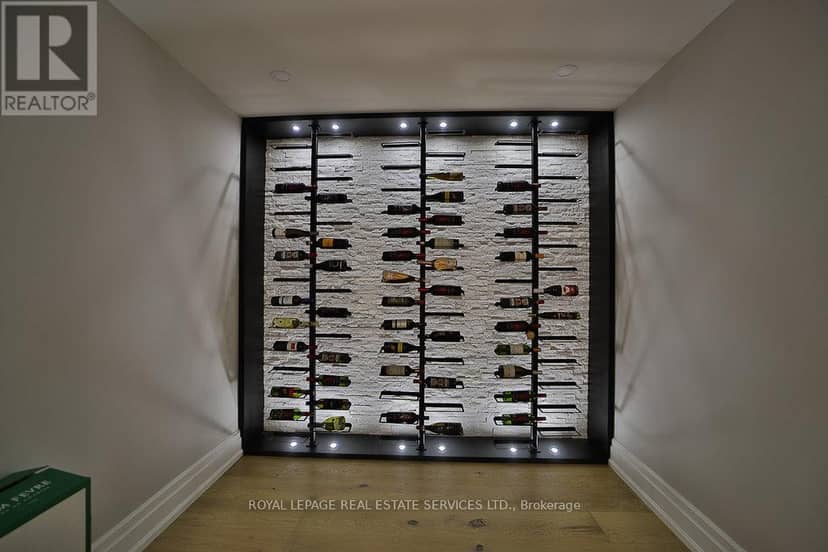 1301 Twin Oaks Dell — photo 33 of 40