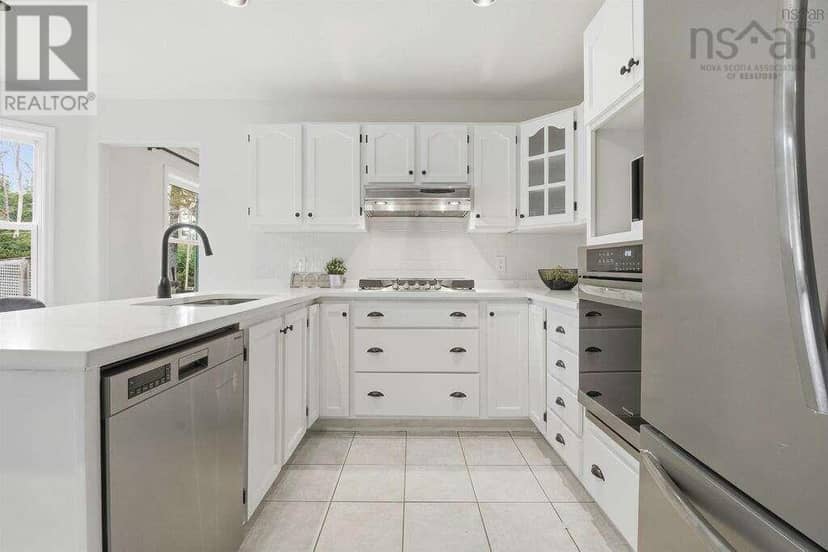66 Virginia Drive — photo 6 of 15