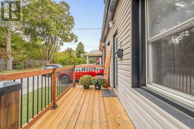 25 Alonzo Street — photo 4 of 40