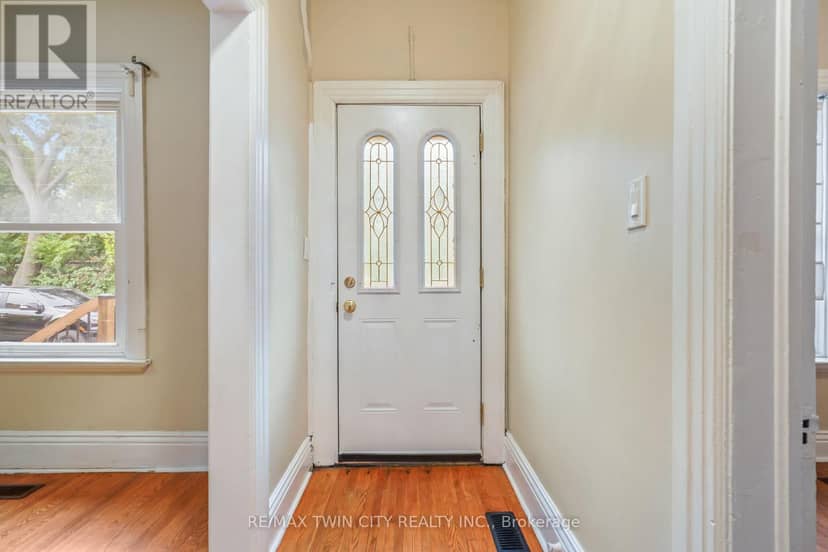 25 Alonzo Street — photo 6 of 40