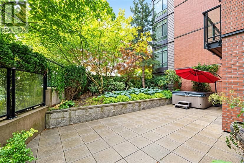 105 733 W 3RD STREET, North Vancouver
