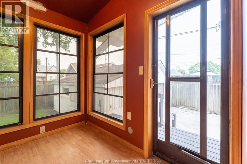 1008 James Street — photo 34 of 40