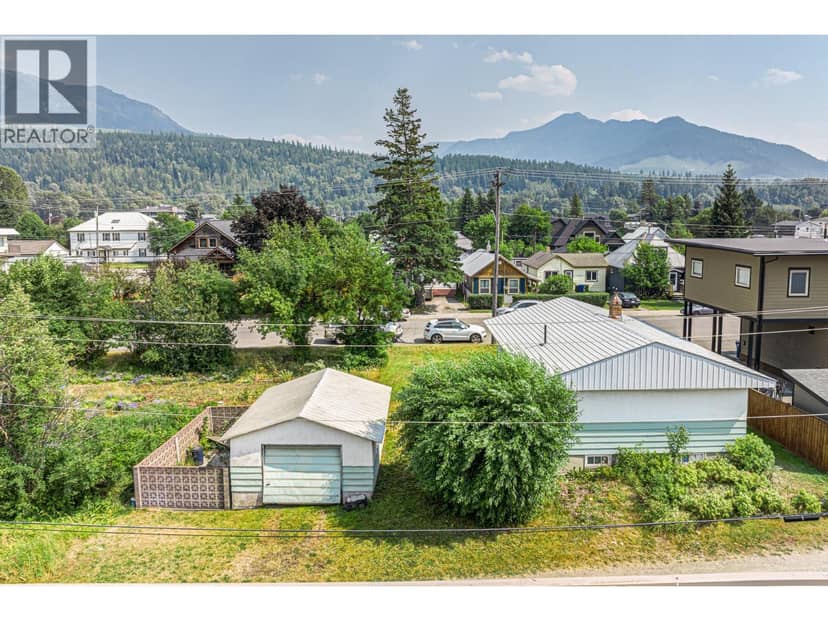 1291 6th Avenue, Fernie, photo 2