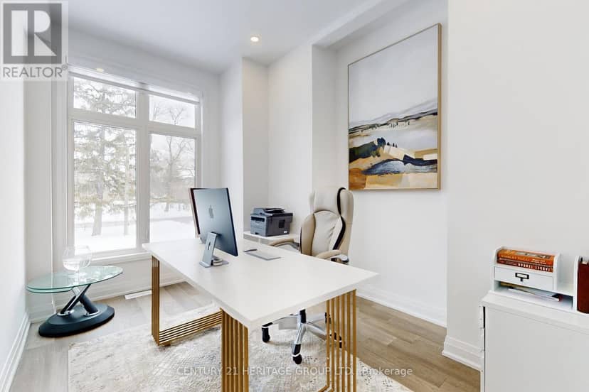 251 Oxford Street — photo 18 of 40