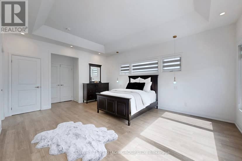 251 Oxford Street — photo 25 of 40