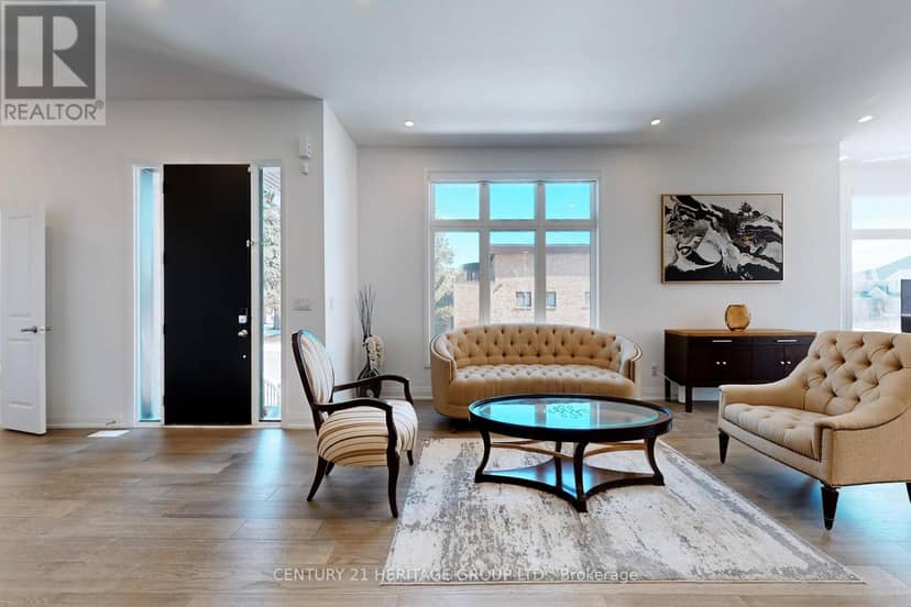 251 Oxford Street, Richmond Hill, photo 3