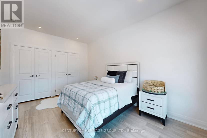 251 Oxford Street — photo 33 of 40
