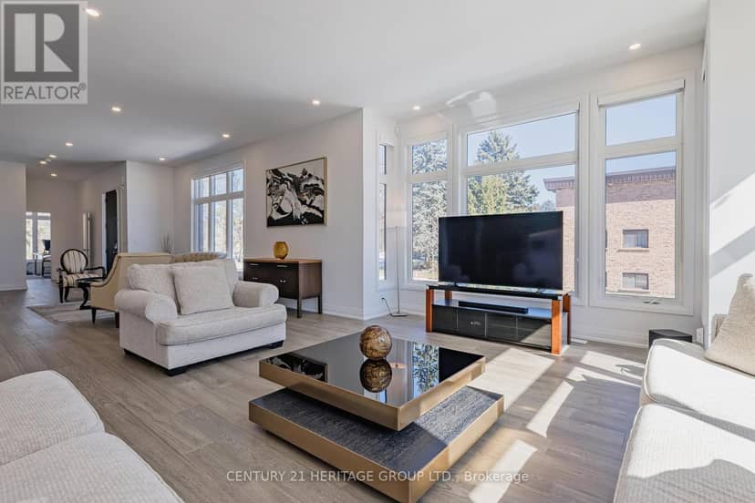 251 Oxford Street, Richmond Hill, photo 8
