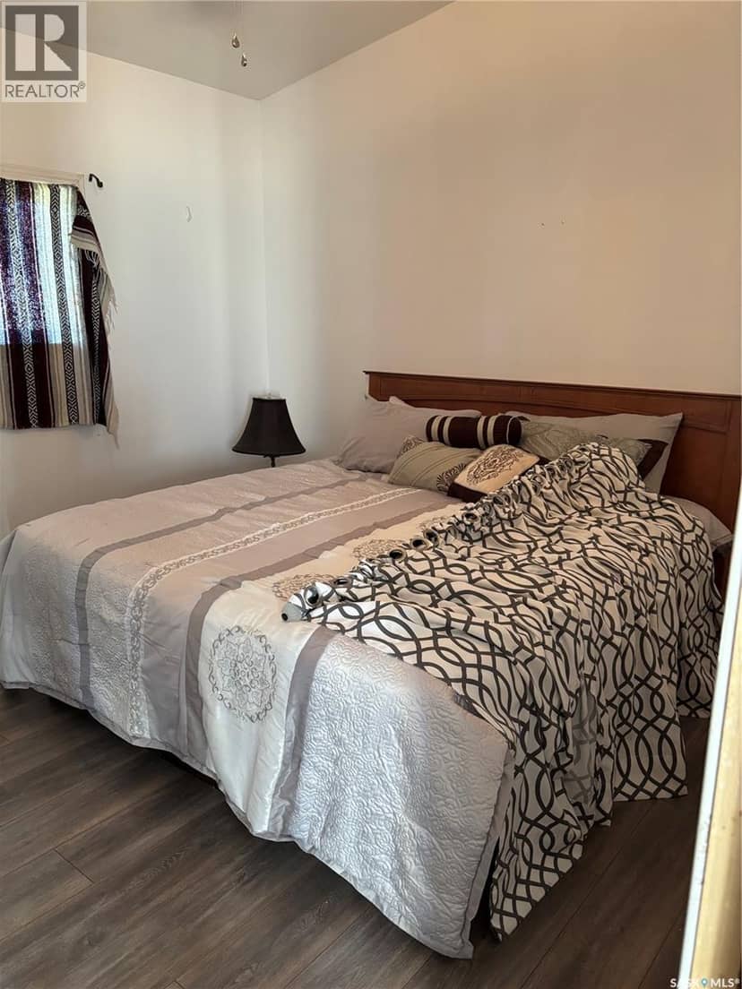 406 Railway AVENUE — photo 15 of 40