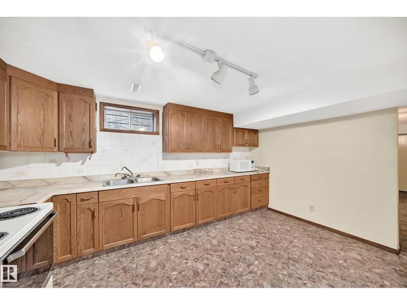 12424 46 ST NW NW — photo 32 of 40