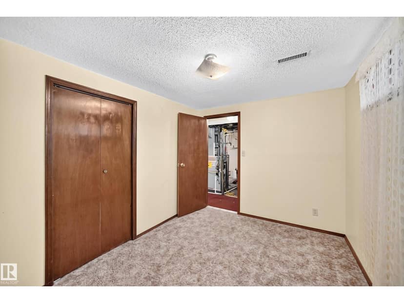 12424 46 ST NW NW — photo 37 of 40
