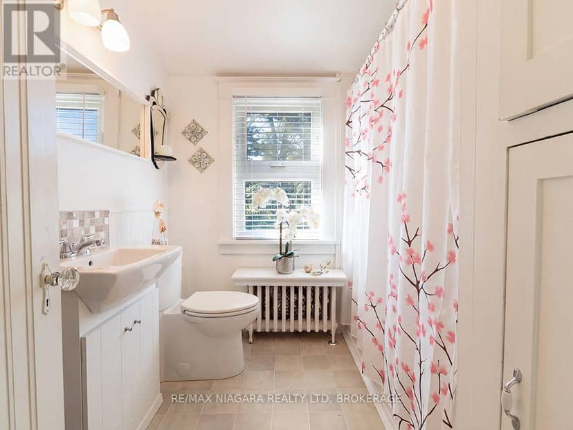 344 Clarence Street — photo 32 of 40
