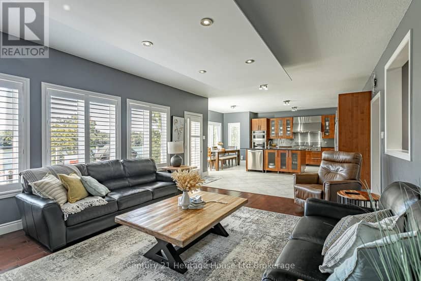 571 Tatham Boulevard — photo 9 of 35