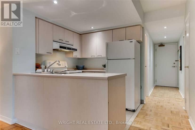 306 - 8 Oxford Street — photo 12 of 24