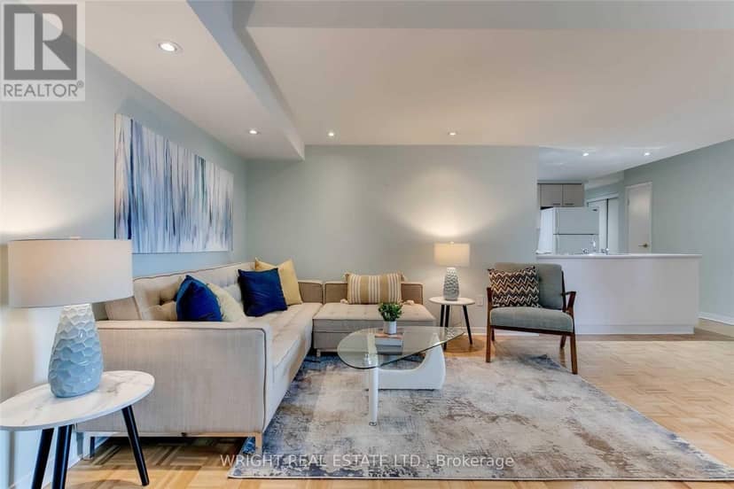 306 - 8 Oxford Street — photo 10 of 24