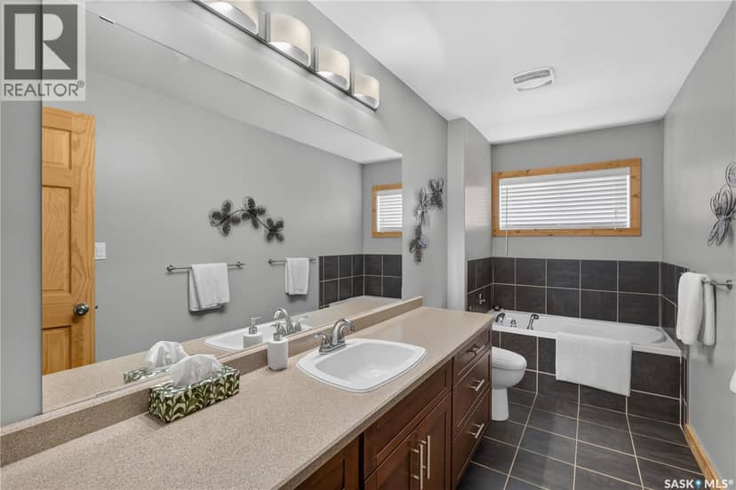 35 Lakeshore DRIVE — photo 23 of 40