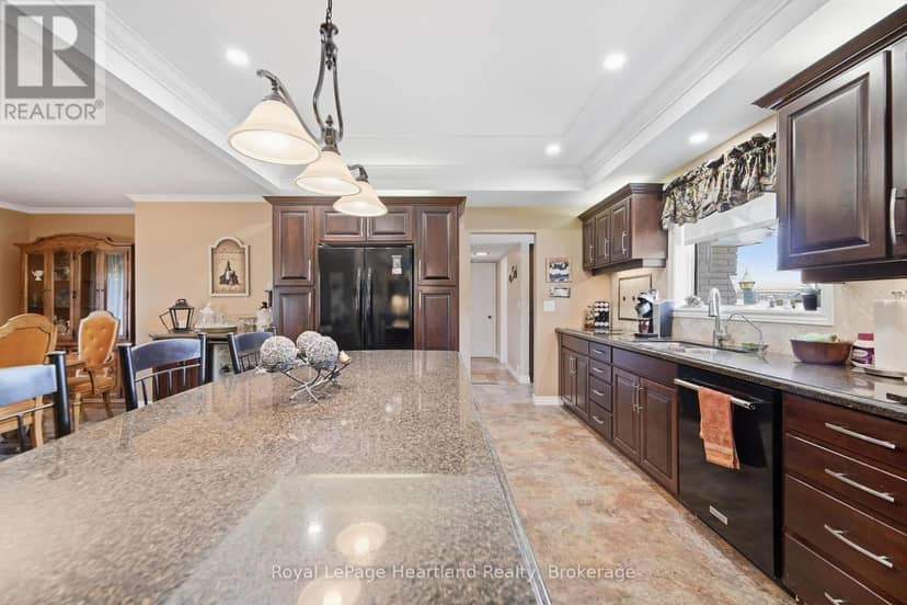 283 Albert Street — photo 11 of 40